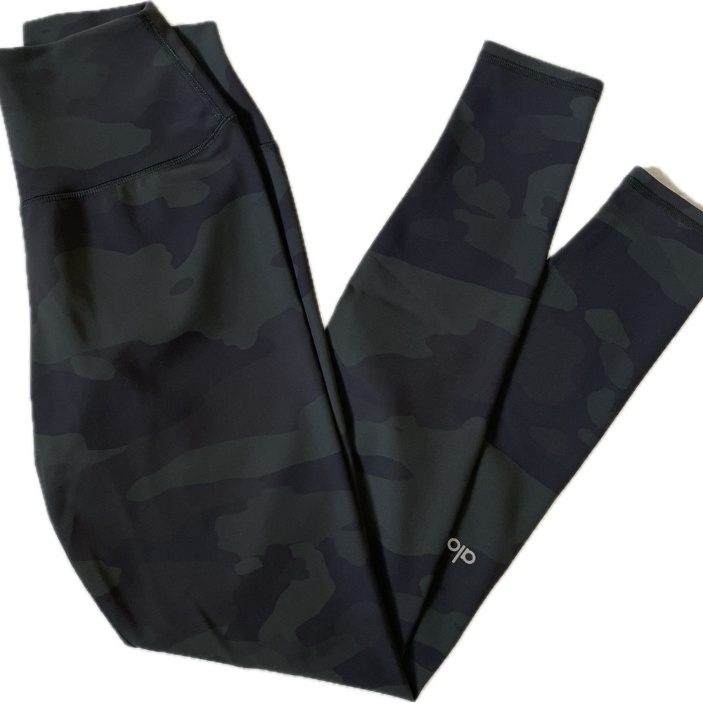 ALO Yoga High Waist Camo Vapor Legging Hunter Camouflage Size Small EUC